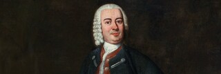 Historisches Gemälde eines edel gekleideten Herren mit weißer Perücke.
