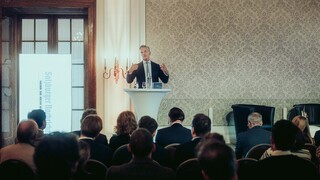 Vorstandssprecher Werner G. Zenz eröffnete den Abend.