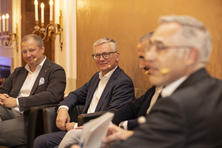 Andreas Döllerer, Manfred Hackl, Andreas Wimmer und Christopher Schneider beim forum familienunternehmen 2022