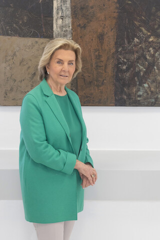 Die Auswahl der Kunstwerke im Bankhaus Spängler liegt in der Hand von Eva Spängler.