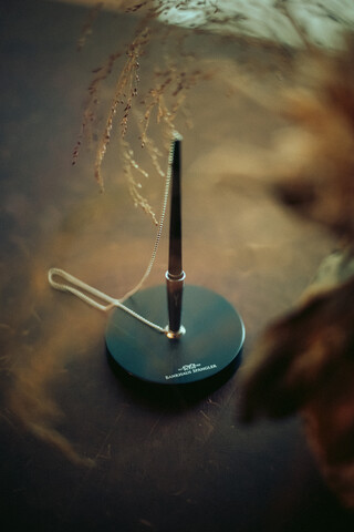 Kugelschreiber auf einem Pult